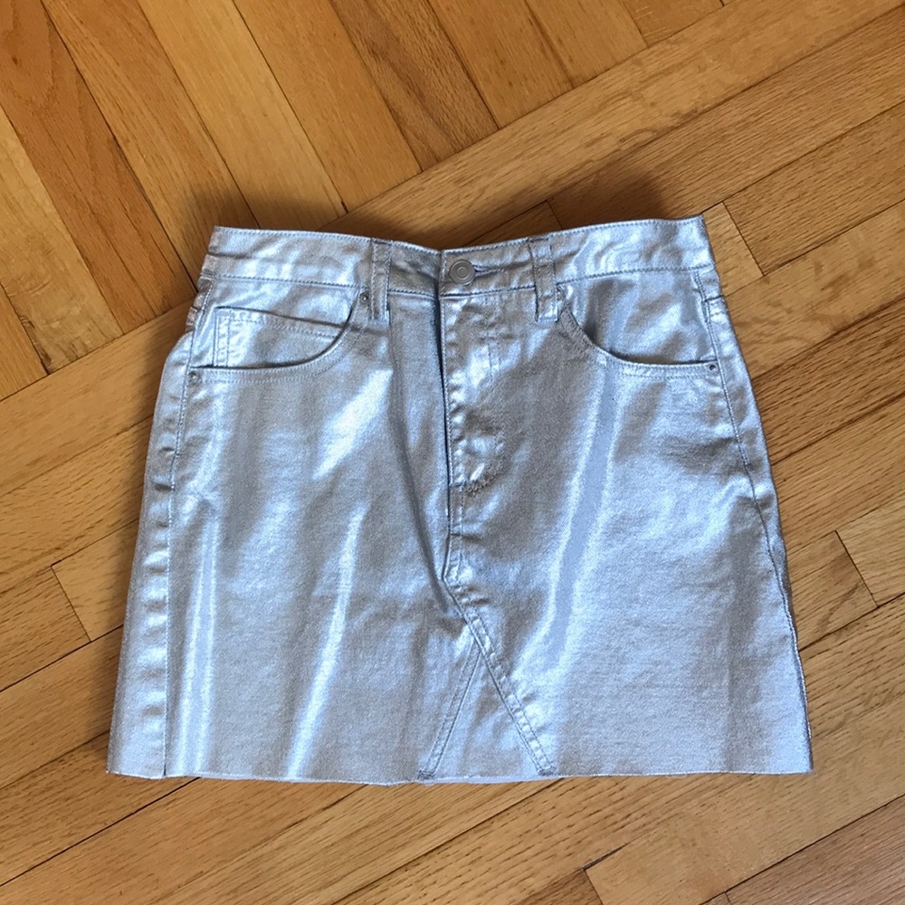 size SMALL forever 21 metallic skirt